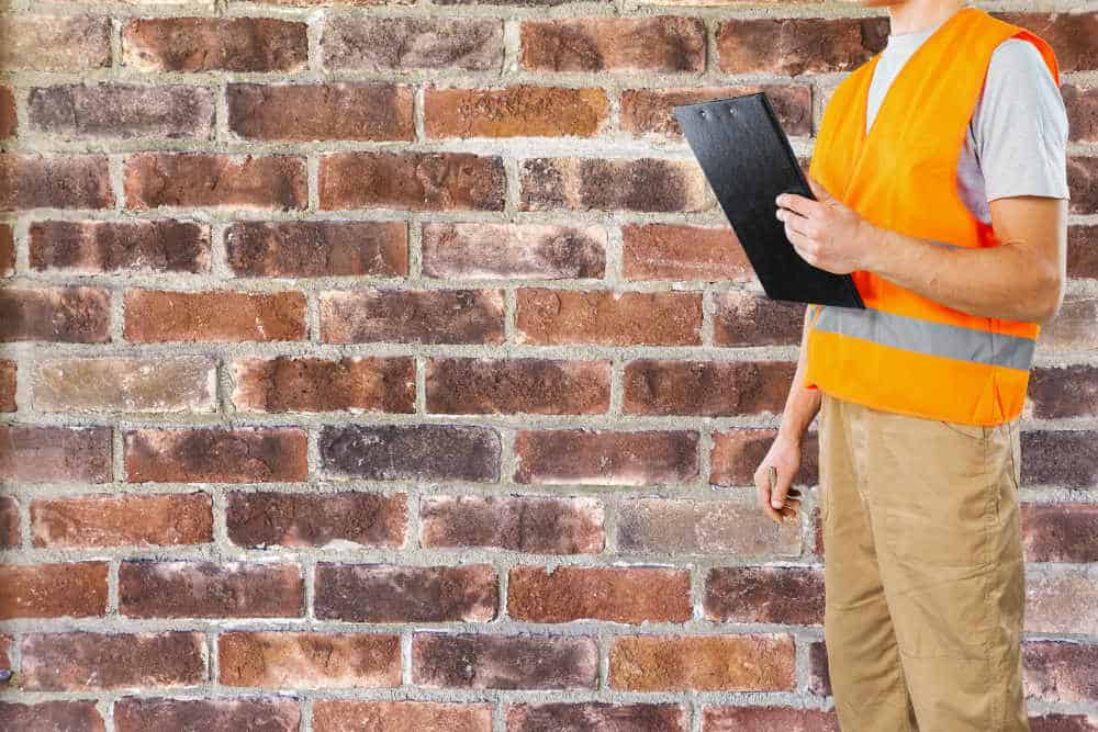Can I Get a Surveyor to Fight My Corner—And Who Pays for That Manchester?